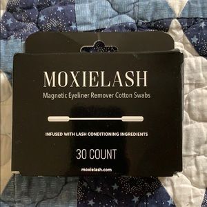 Magnetic Eyeliner Remover Swabs